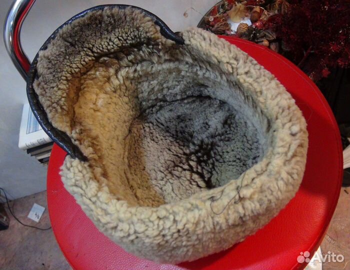 Шапка зимняя из кожи и овчины