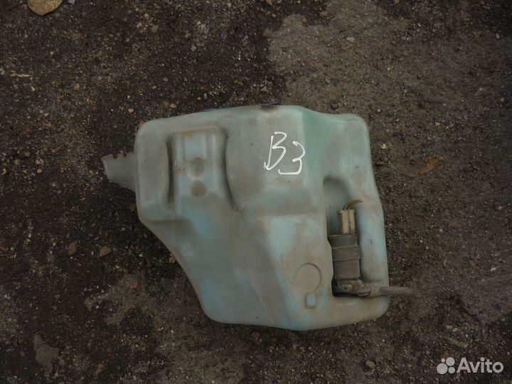 Бачок омывающей жидкости Фольцваген Пассат Б3