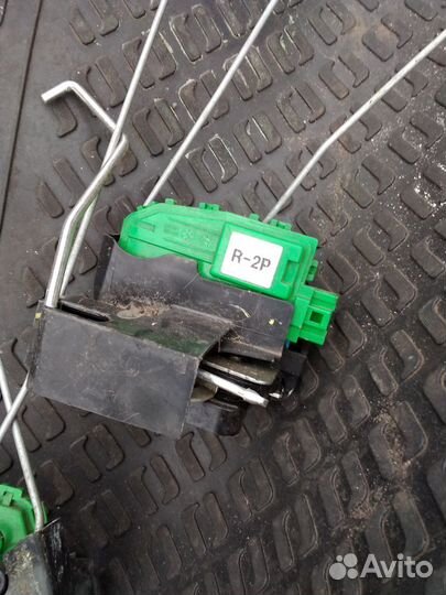 Кia Rio 3 замок двери