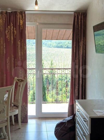 2-к. квартира, 60 м², 3/3 эт.