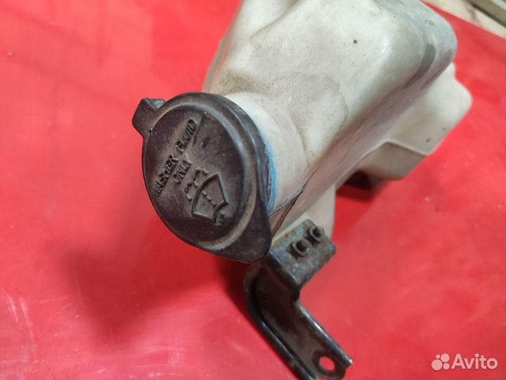 Бачок омывателя Toyota Estima