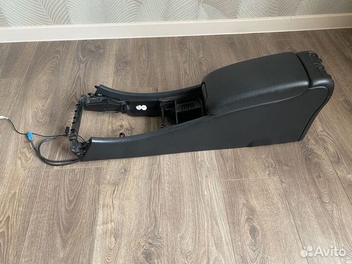 Подлокотник Mercedes C-Class W203