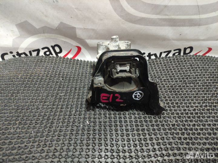 Подушка двигателя правая Nissan Note E12 HR12DDR