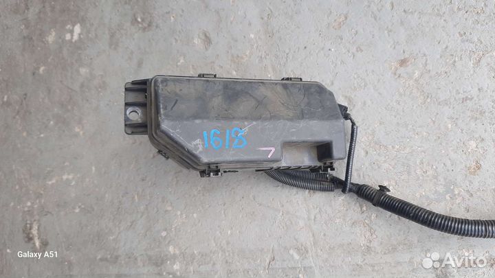 Подкапотный блок предохранителей Хонда Акорд 8