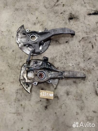 Кулак передний Volvo xc90 II 2