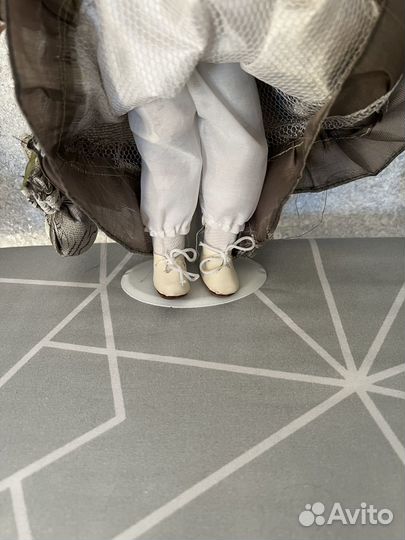 Куклы фарфоровые