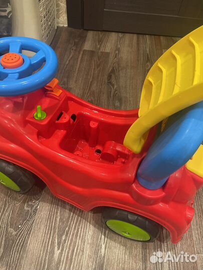 Детский автомобиль-каталка
