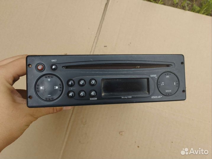 Штатная магнитола Renault Logan 1