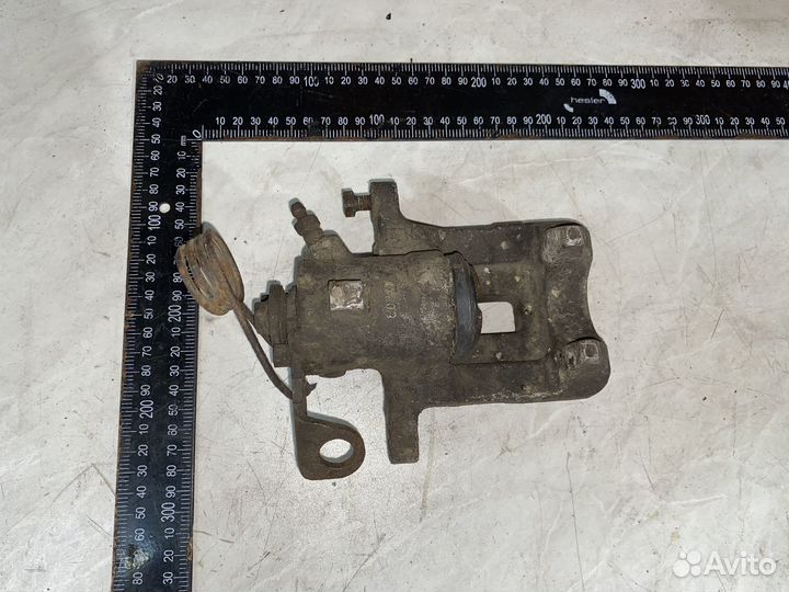 Суппорт задний левый volkswagen golf 4