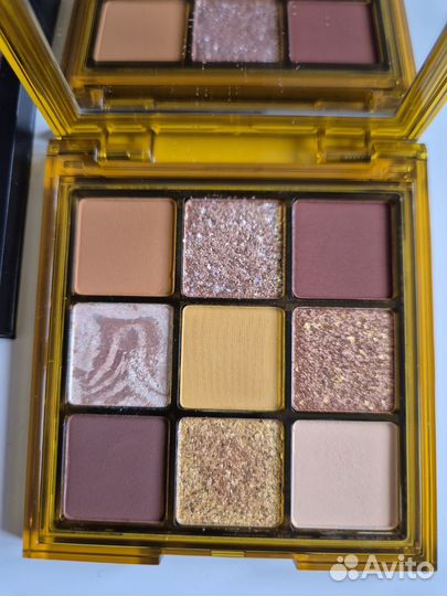 Палетки теней huda beauty
