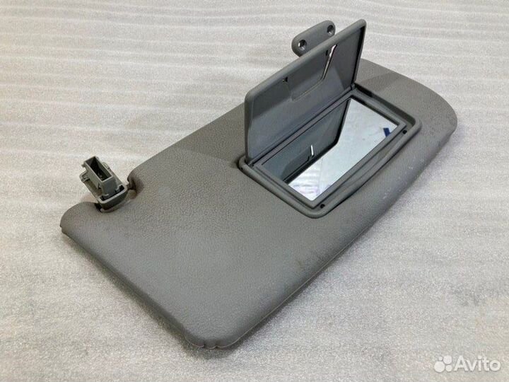 Козырек солнцезащитный правый Mitsubishi Lancer 9