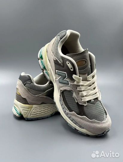 New Balance 2002R