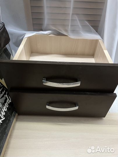 Продам стол