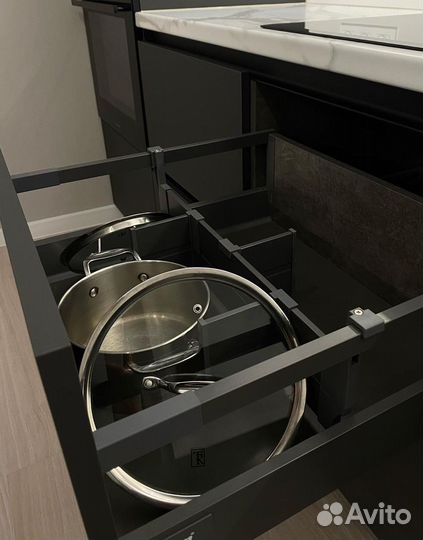 Кухни на заказ. Под ключ. Гapaнития oт 2 дo 10 лeт