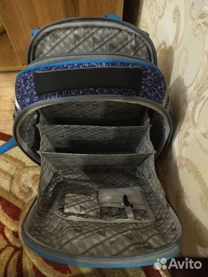 Школьный рюкзак across