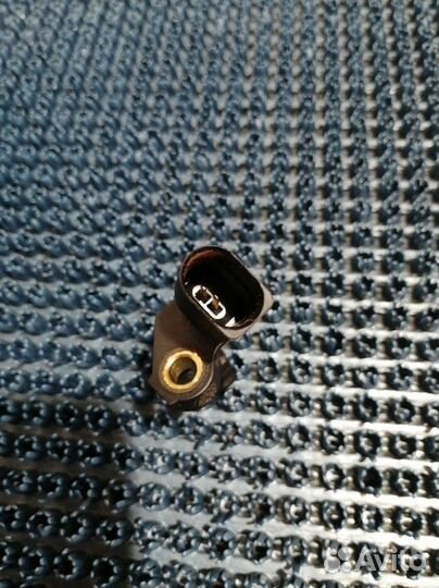 Датчик ABS Volkswagen Passat