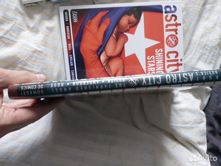 Комиксы (графические романы) Astro City