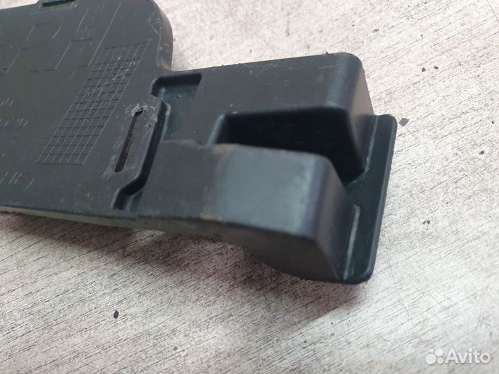 Заглушка бампера правая Chevrolet Cruze I (2009—20