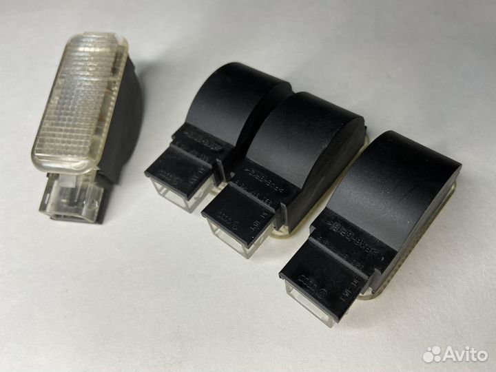 Фонарь освещения салона/багажника VAG 3B0947415B