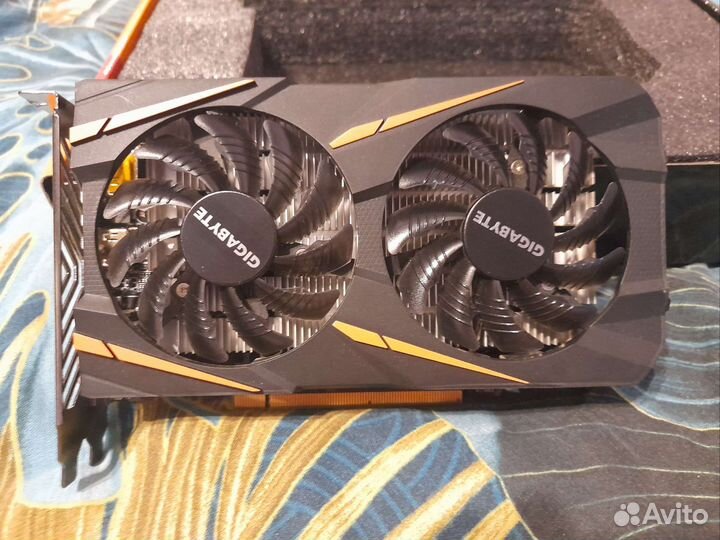 Видеокарта Gigabyte Radeon RX 560