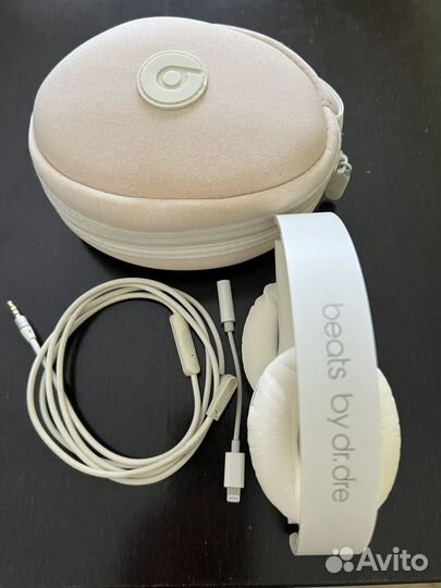 Проводные наушники