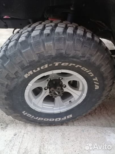 Bfgoodrich Mud-Terrain T/A KM2 33/10.5 R15