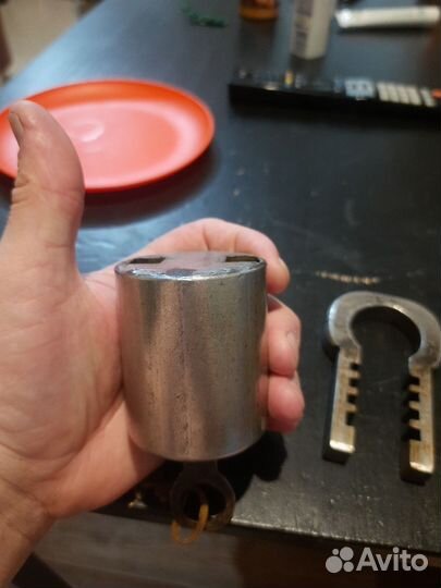 Замок навесной старинный