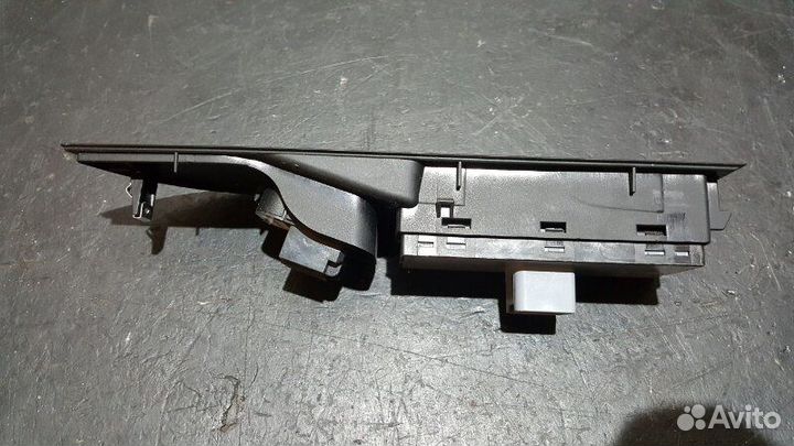 Кнопки стеклоподъемника Volkswagen Passat CC 2.0