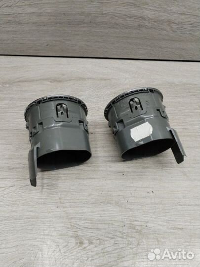 Воздуховод дефлектор в торпедо Mercedes Clk 320 Av