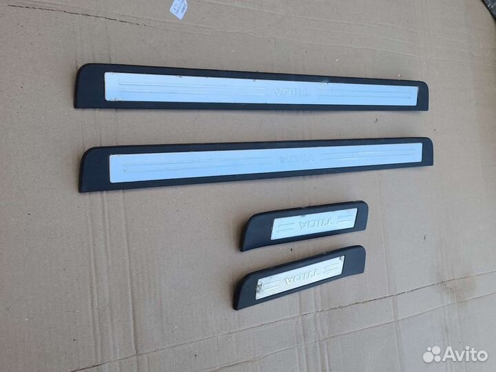 Накладка на порог внутренняя Nissan Tiida C11