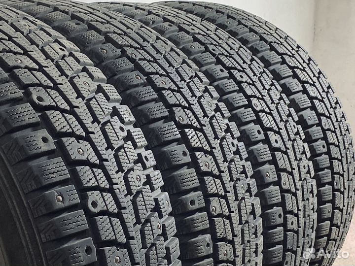 Dunlop SP Winter Ice 01 205/60 R16 92T