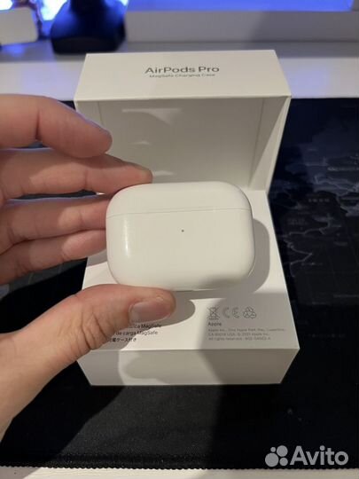 AirPods Pro MagSafe Case