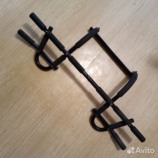 Турник дверной накладной Torneo