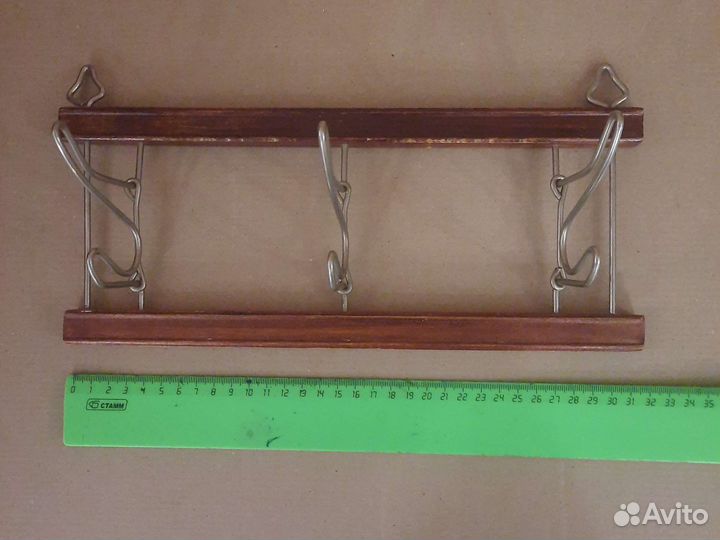 Вешалка для одежды настенная