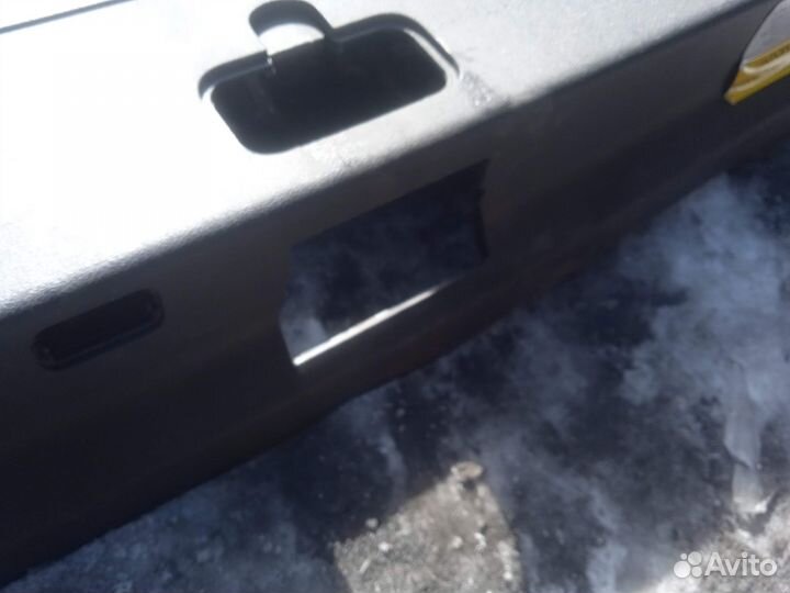 Обшивка крышки багажника geely Atlas