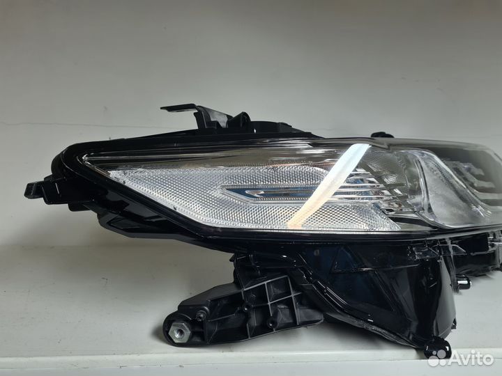 Фара правая Toyota Camry 70 LED рестайл