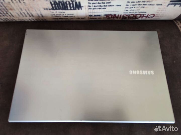 Игровой ноутбук Samsung