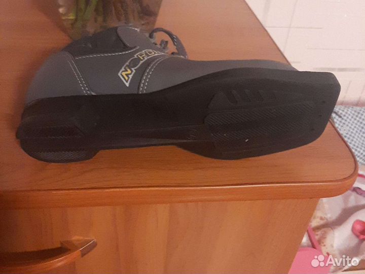 Лыжные ботинки