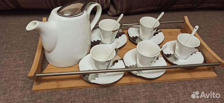 Сервиз кофейный на деревянном подносе