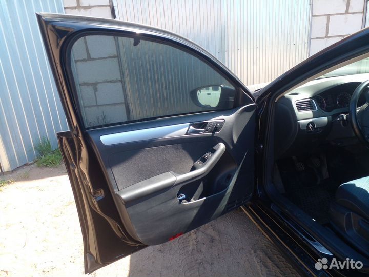 Каркасные шторки jetta 6