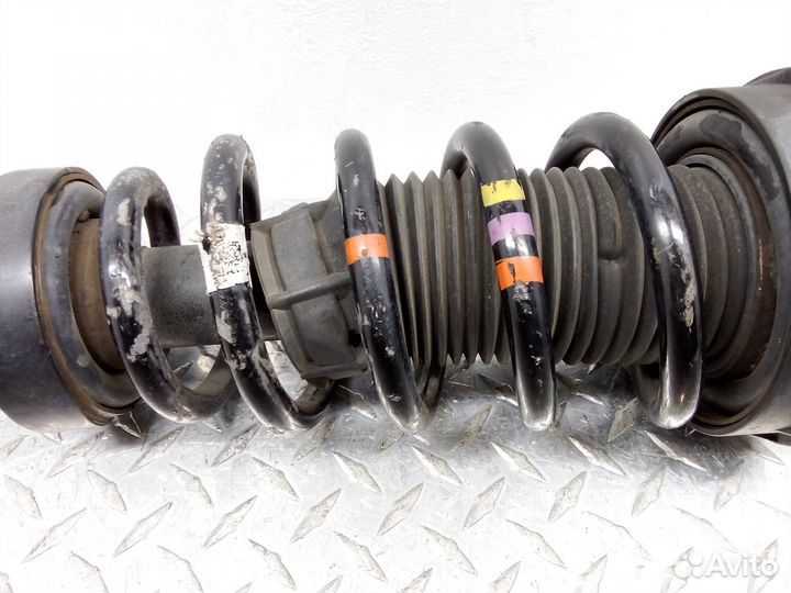 Амортизатор передний L Jaguar XE X760 GX7318B036BC