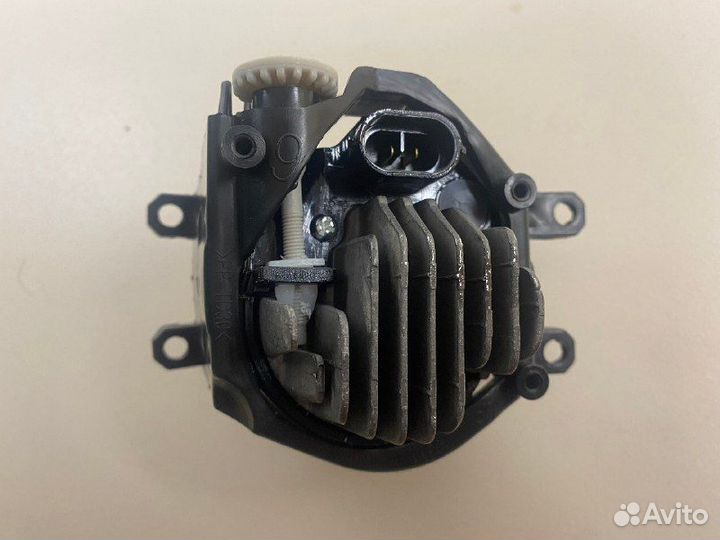 Туманка toyota corolla ZE15 06-13 (LED)