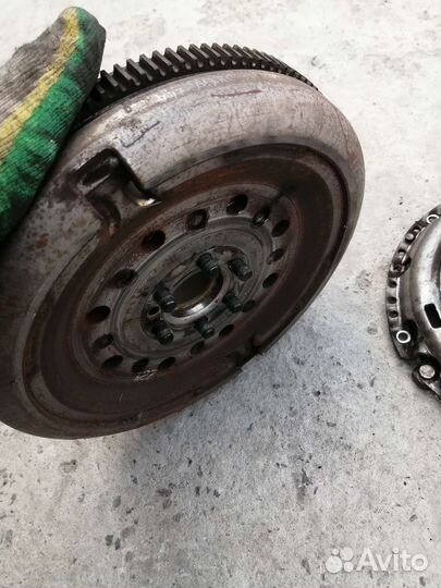 Маховик Пассат Б6 Тоуран 2.0 дизель МКПП