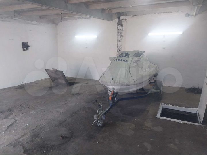 Гараж, > 30 м²