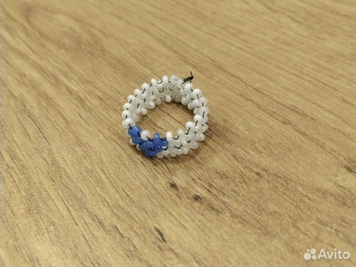 Кольцо из бисера с сердечком