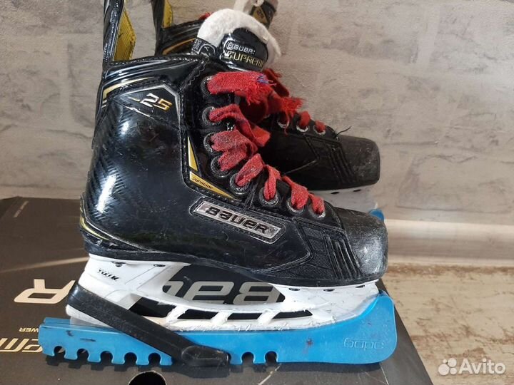 Хоккейные коньки bauer
