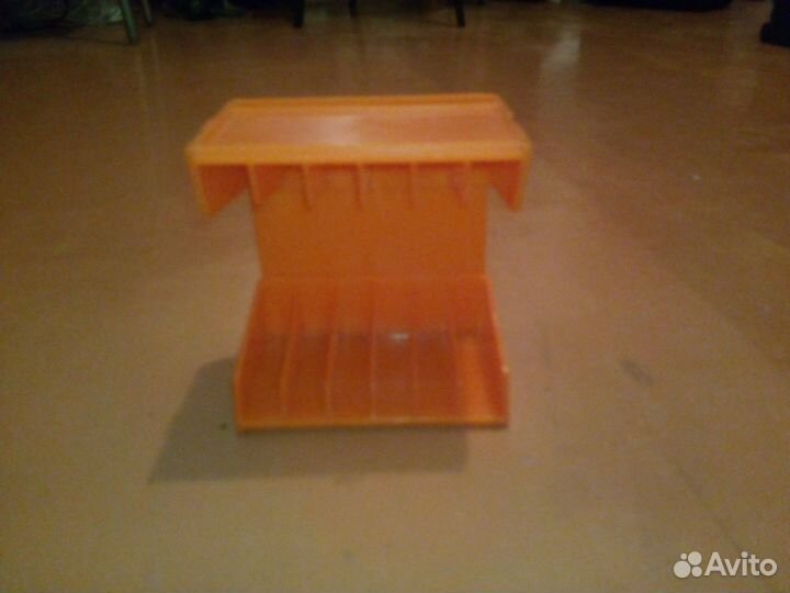 Подставки для аудиокассет и компакт-дисков