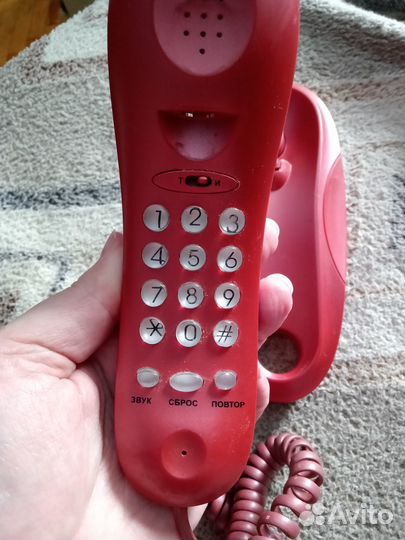 Телефон кнопочный
