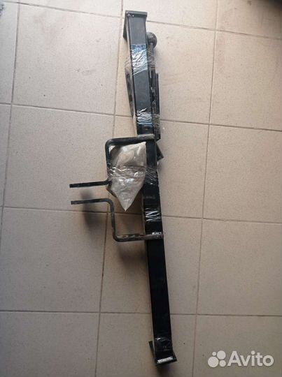 Фаркоп Nissan Tiida седан