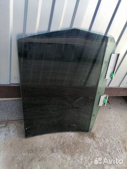 Стекло двери заднее правое Volvo V70 B5254S 1997